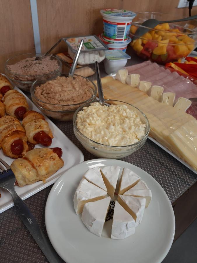 Penzion U Bustiku Sardice Экстерьер фото